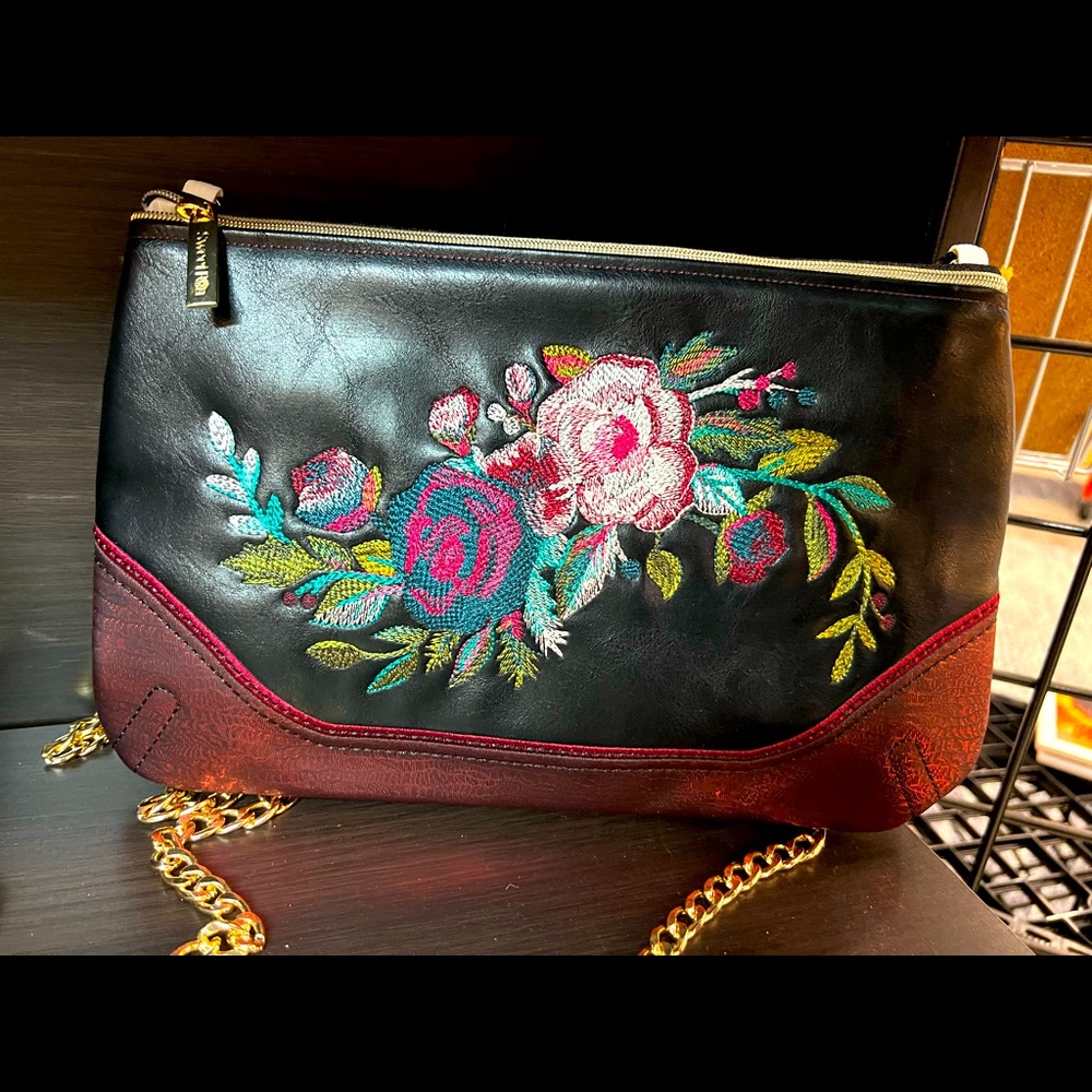 NWT Flower Clutch